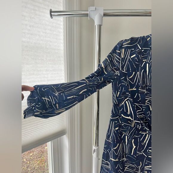 St. John 100% Silk Long Sleeve Faux Wrap Mini Dress, Artistic Pattern Blue S NWT - Picture 5 of 9